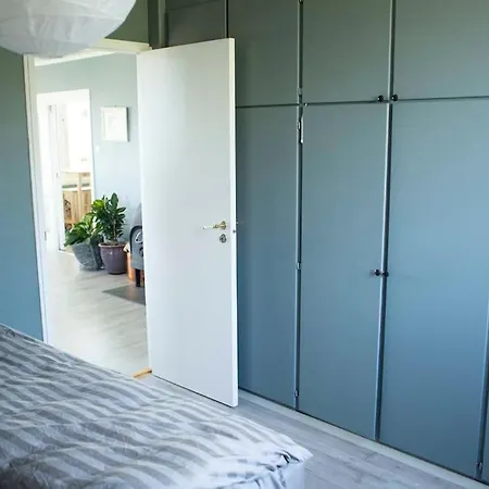 Apartament 5 Minutes To Downtown Arendal-free Parking